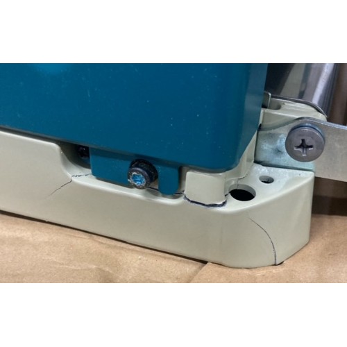 VÝPRODEJ MAKITA 2012NB Protahovačka 304x155mm,1650W POŠKOZENÁ ZÁKLADNA !!