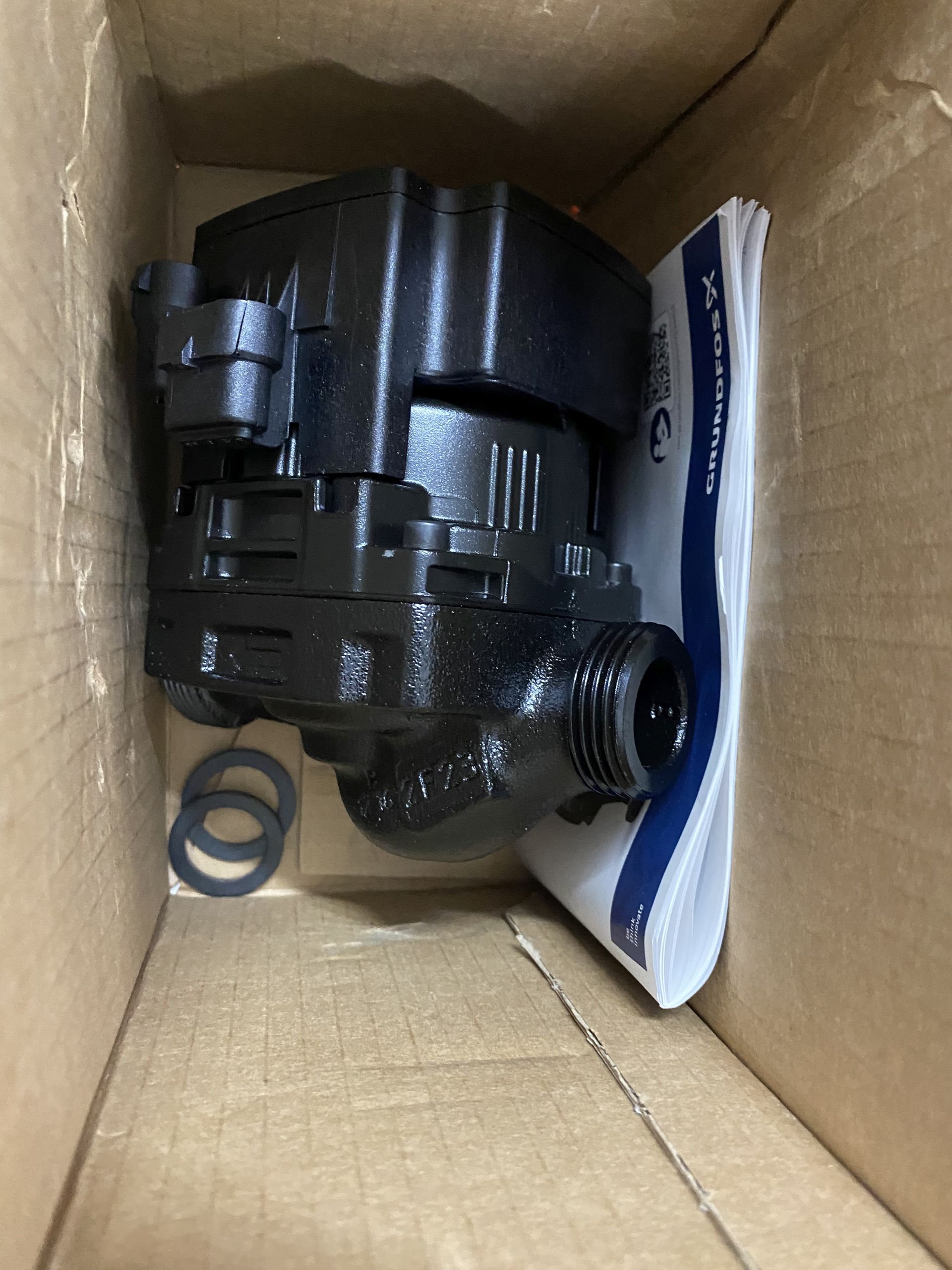 VÝPRODEJ Grundfos Alpha Solar 15-75 130 solární čerpadlo 98989298 ROZBALENO!!